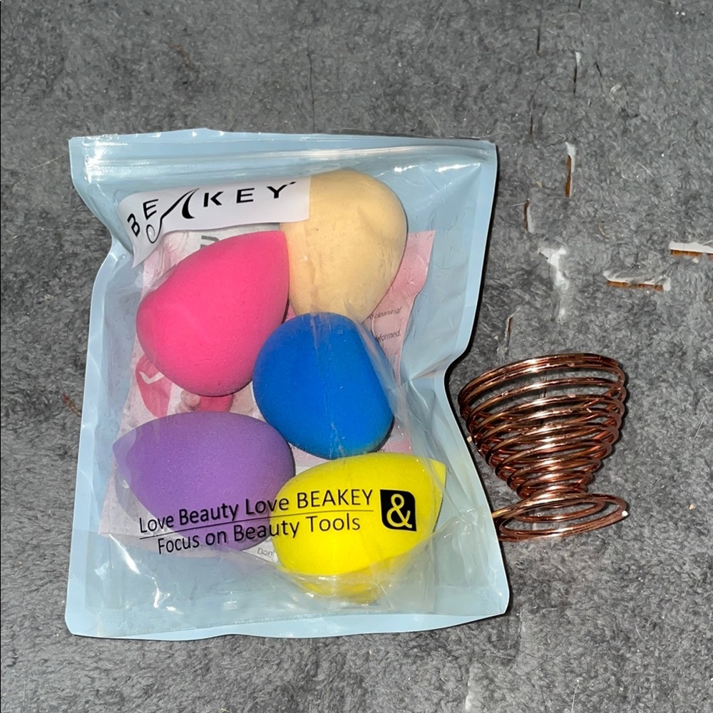 BEAKEY Makeup Sponge Set with Holder